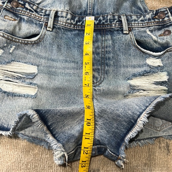 Forever 21 Overall Jean Shorts with Frays at Bottom Size 29 - Picture 7 of 13